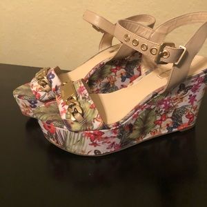 Guess wedge sandals